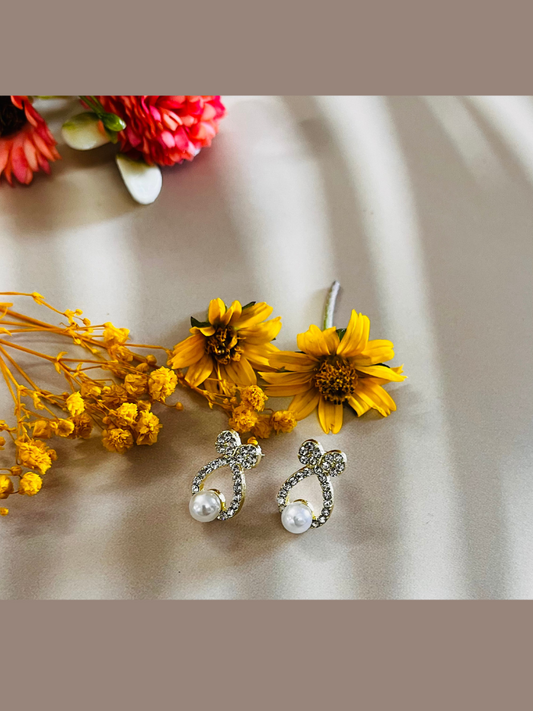 Fish Shaped Pearl Stud Earring