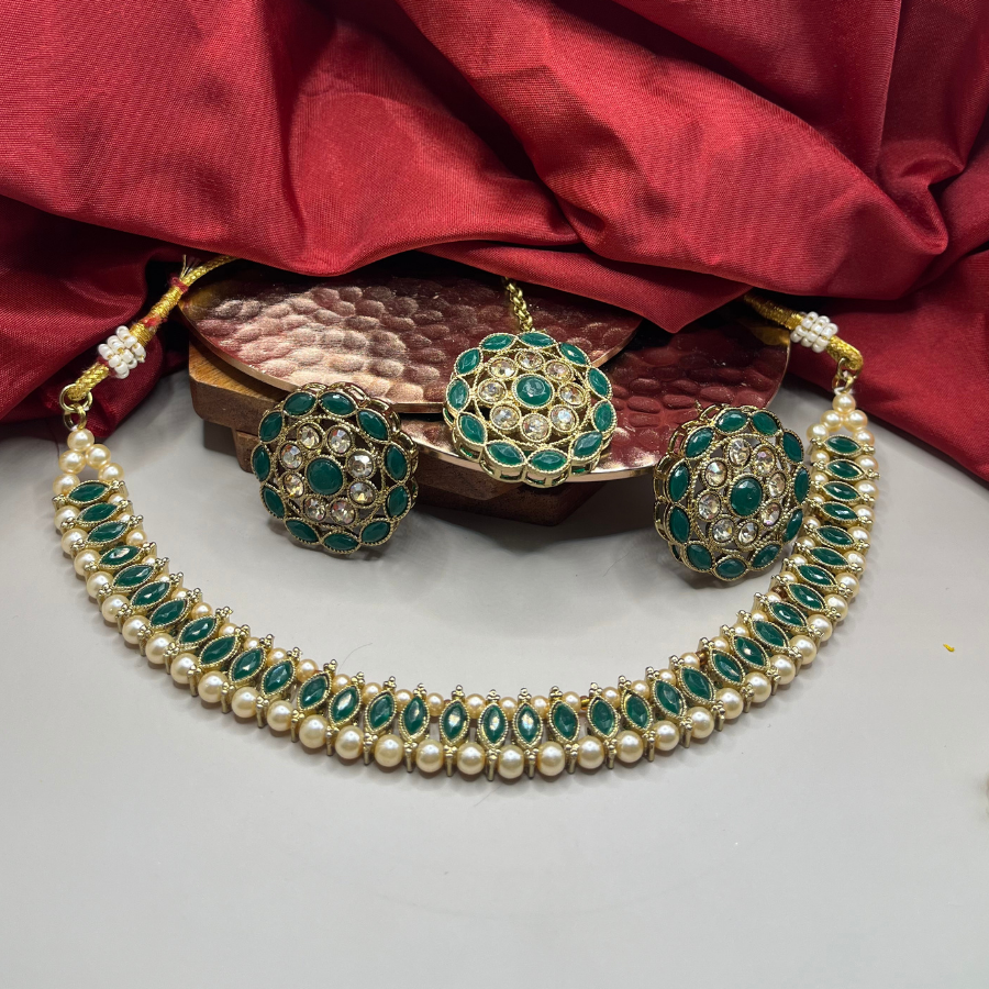 Choker Set with Maang Tikka