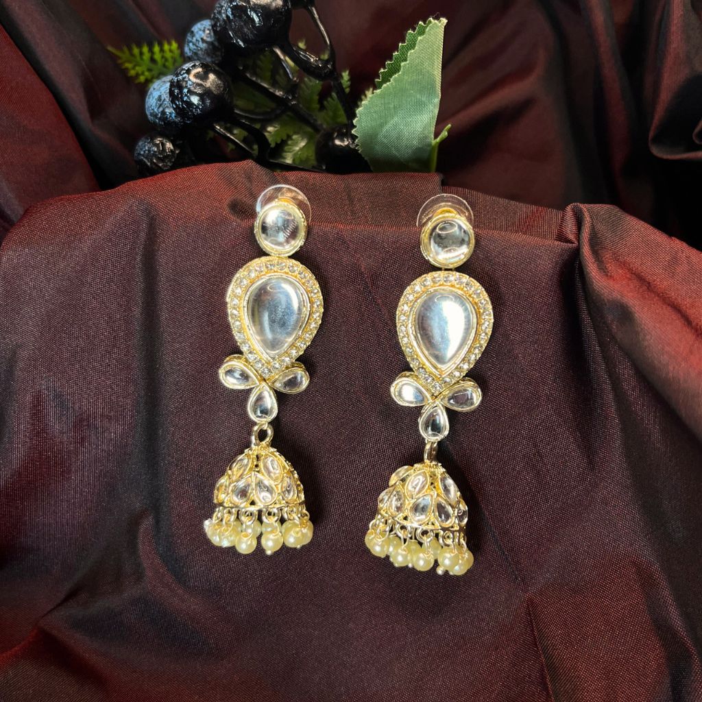 Off White- Gold Plated Kundan Earrings