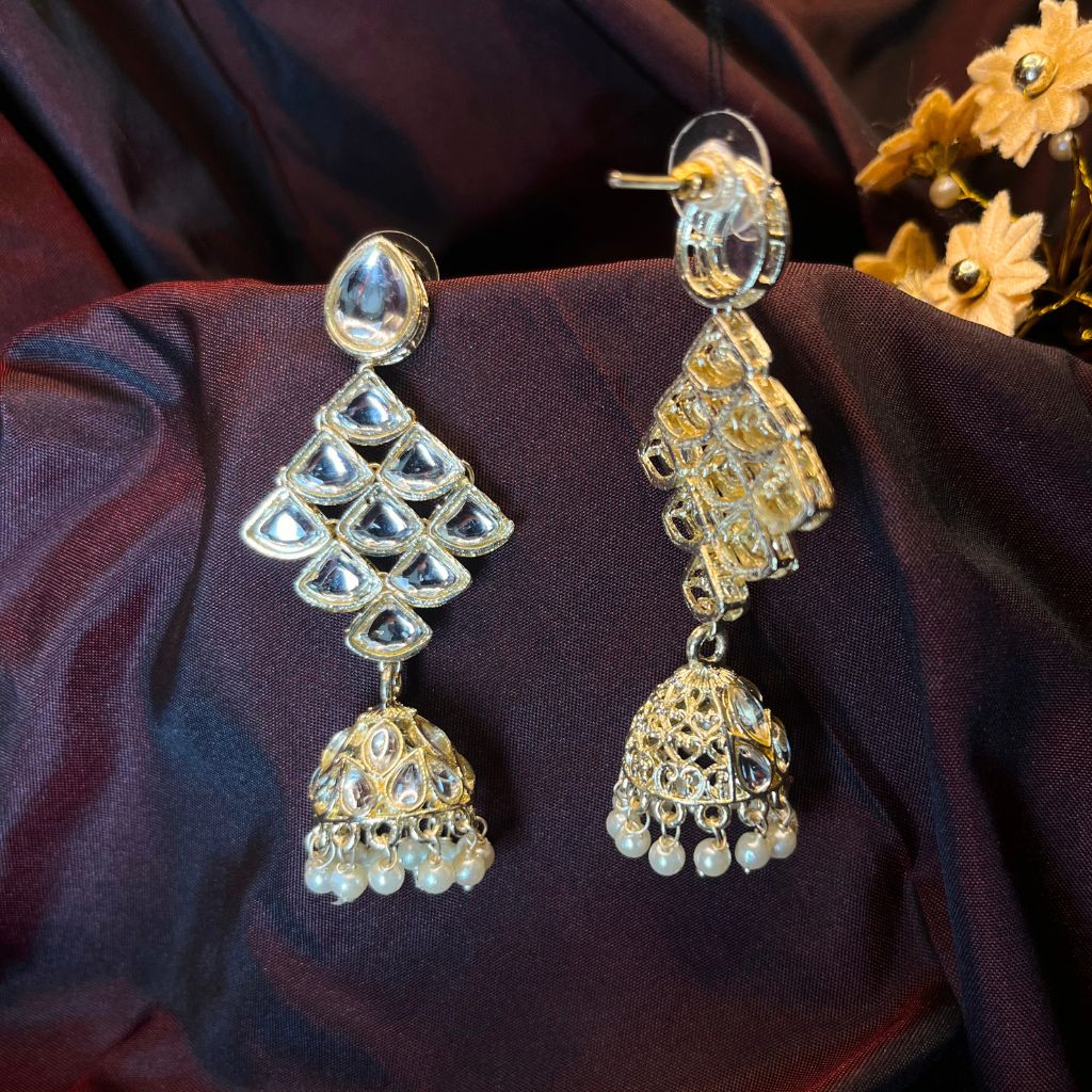 Off White-Gold Plated Kundan Earrings