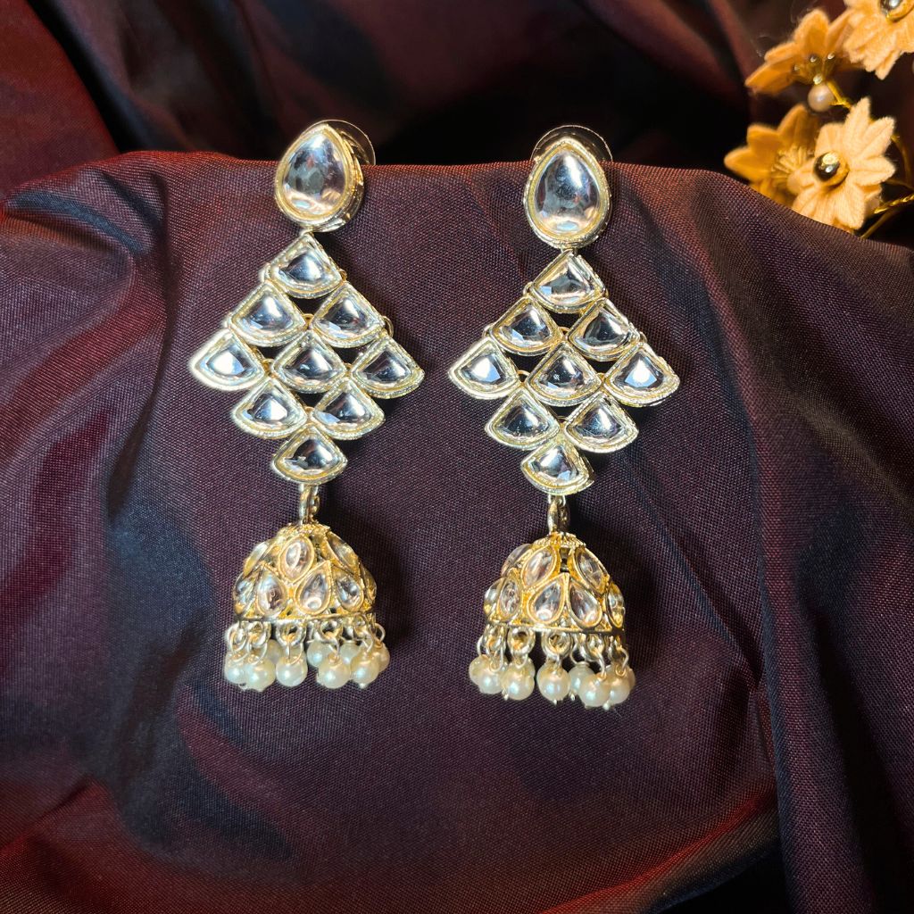 Off White-Gold Plated Kundan Earrings