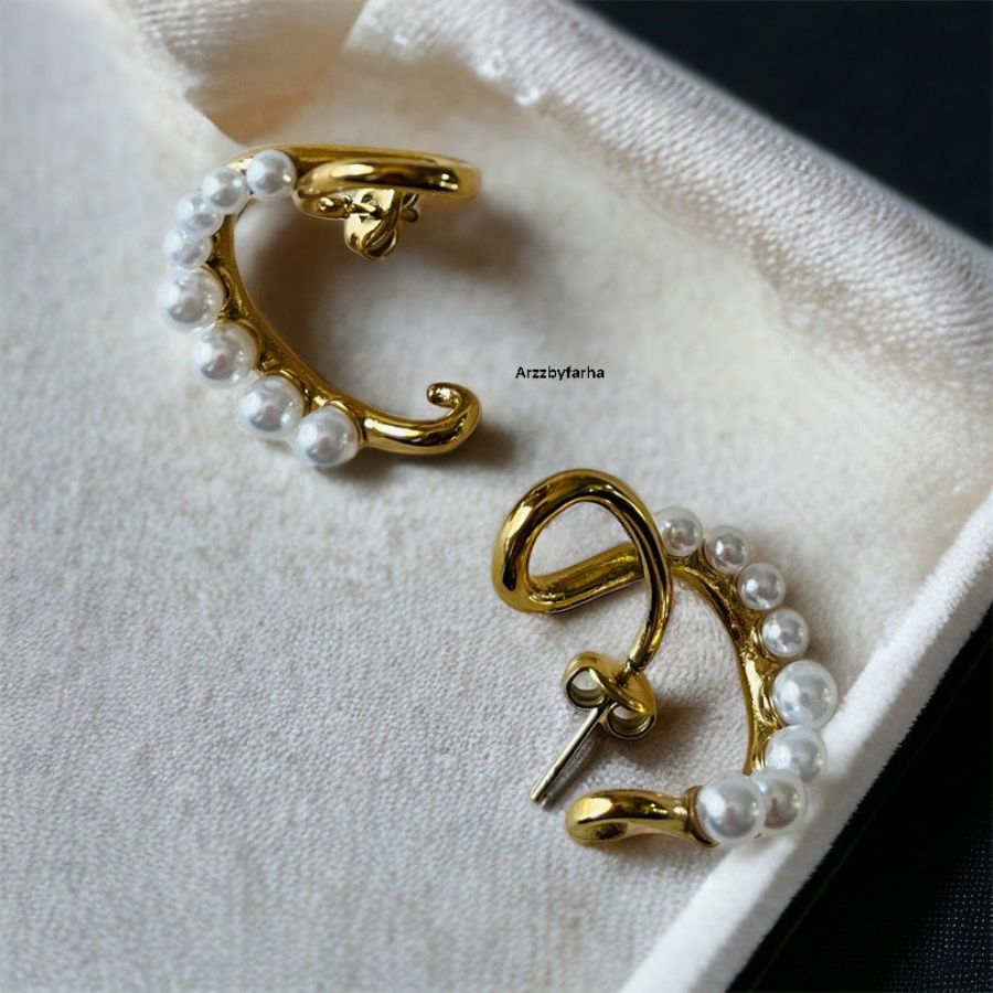 Luxe Gold Pearl Twisted Earrings