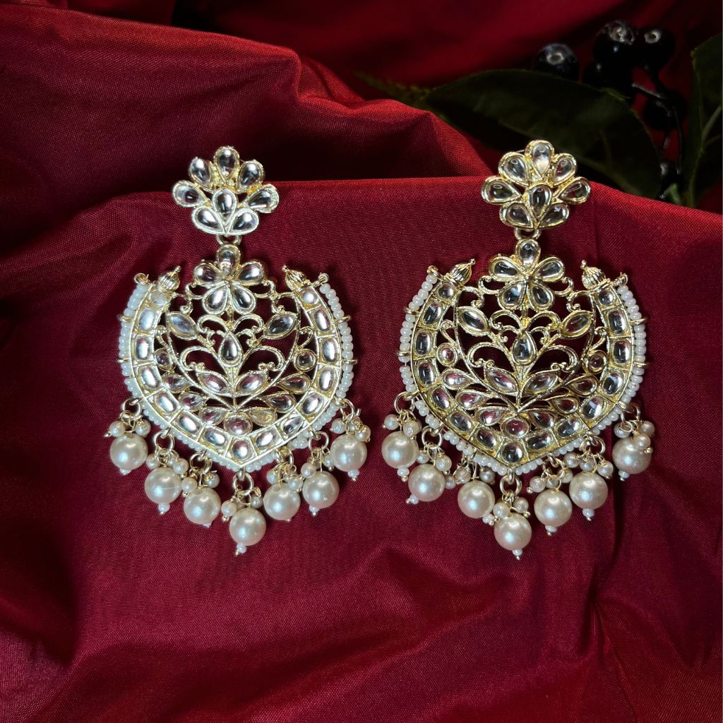 Off White Kundan Earrings