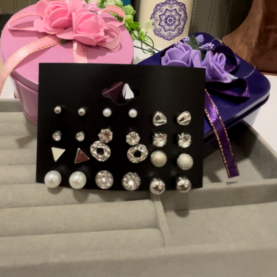 Set of 12 Studs