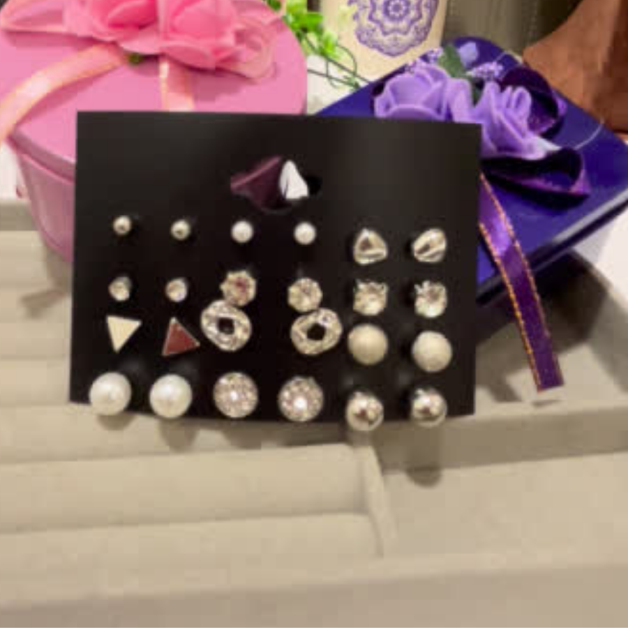 Set of 12 Studs
