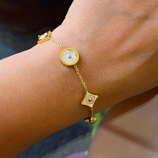 White Clover Chain Bracelet