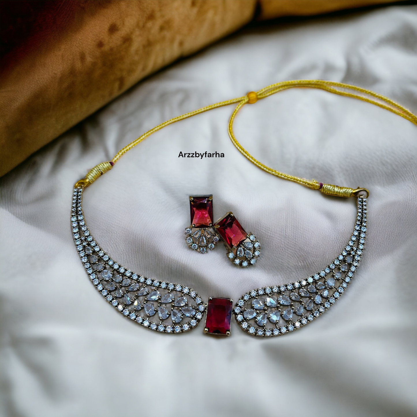 Kainaat Choker Necklace Set