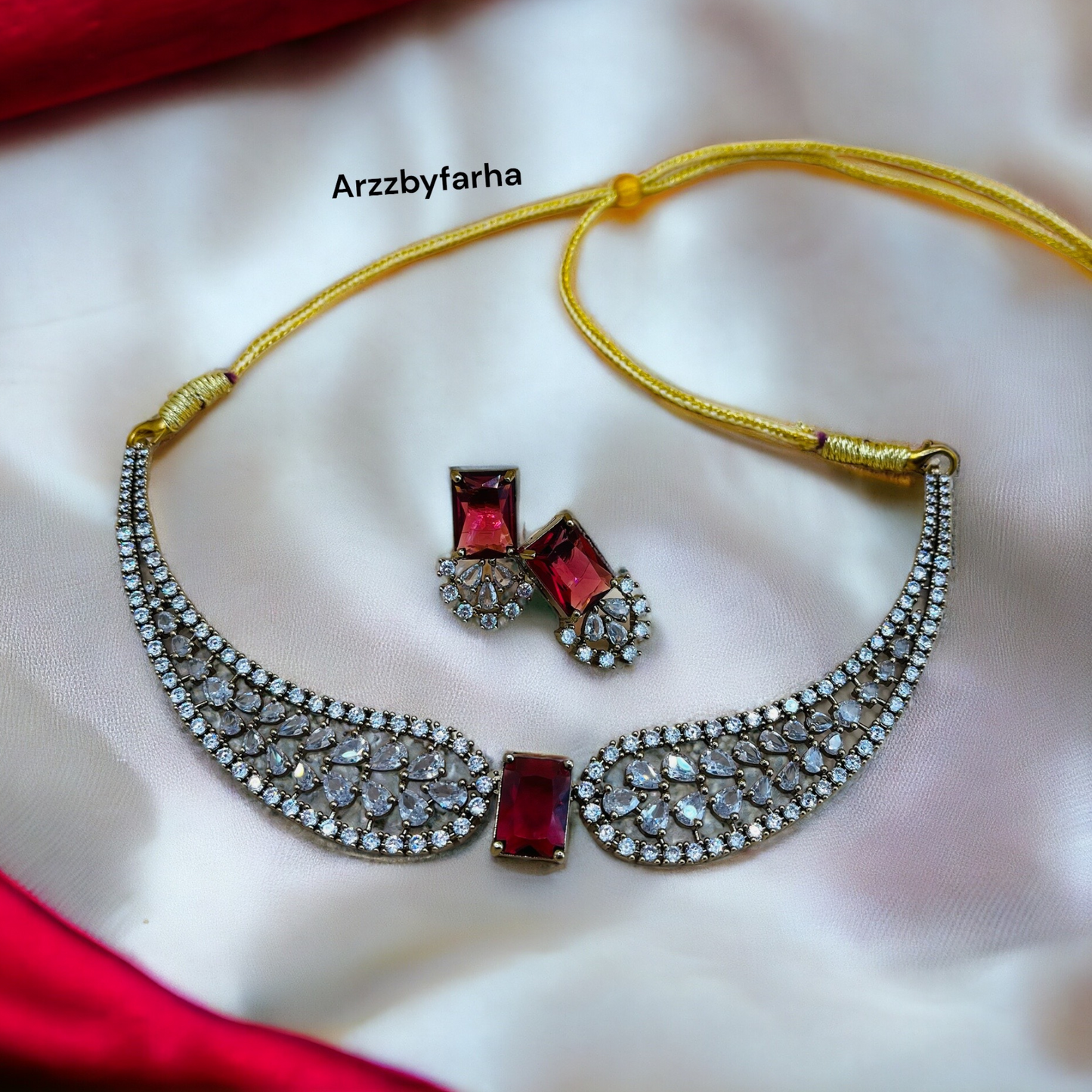 Kainaat Choker Necklace Set