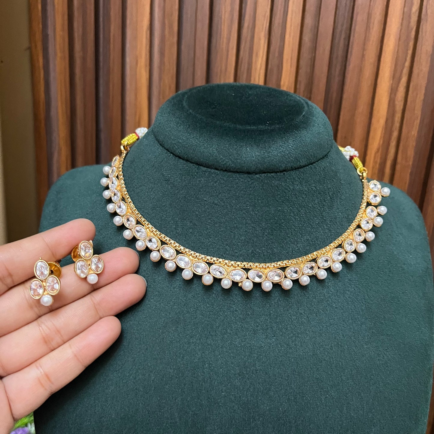 Gold Pearl Sleek Necklace Set