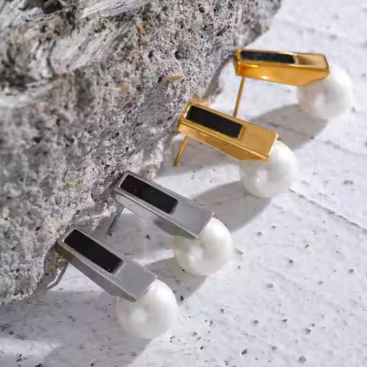 Gold & Black Pearl Drop Earring