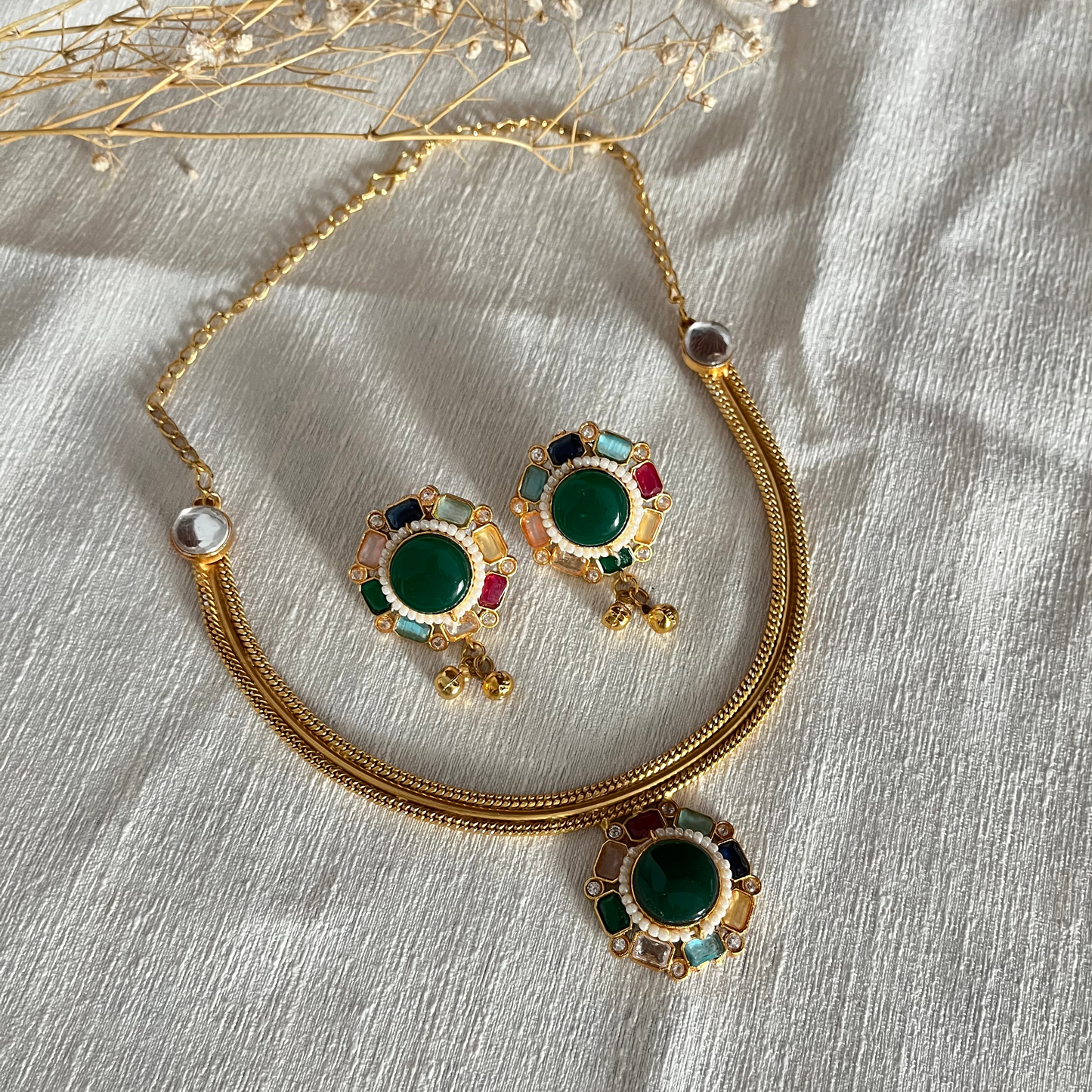 Flower Monalisa Stone Necklace Set