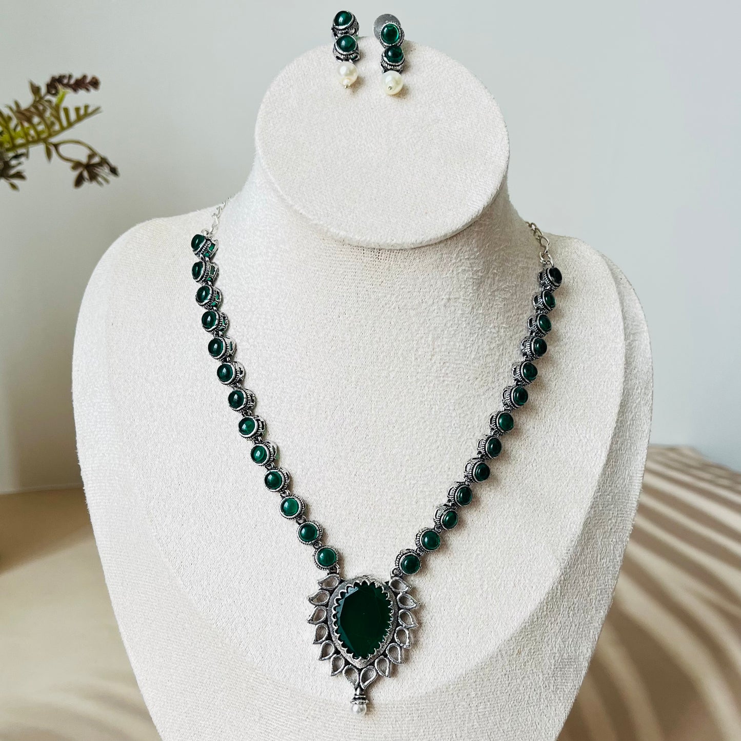 Green Stone Necklace Set