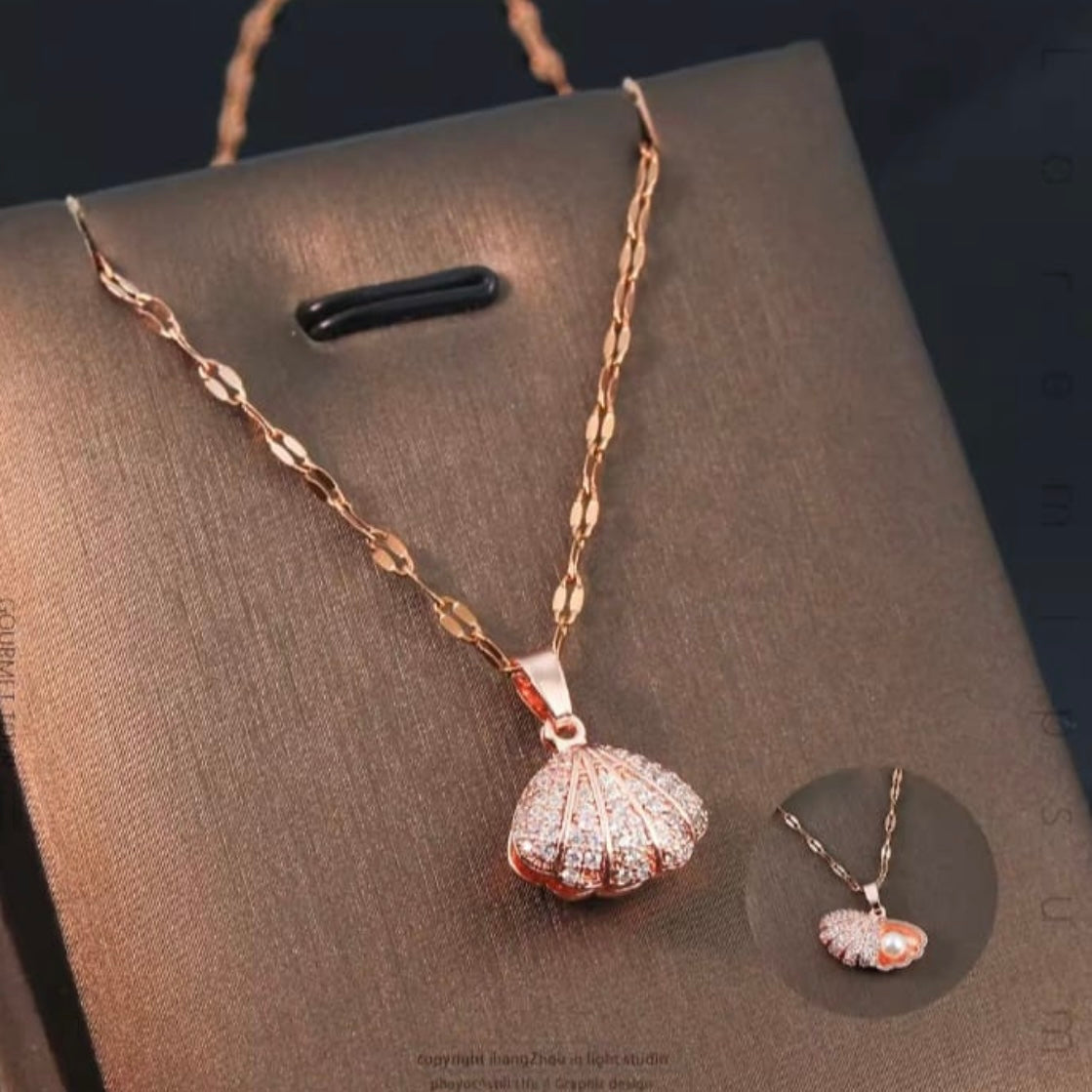 Sea Shell Pearl Chain Pendant