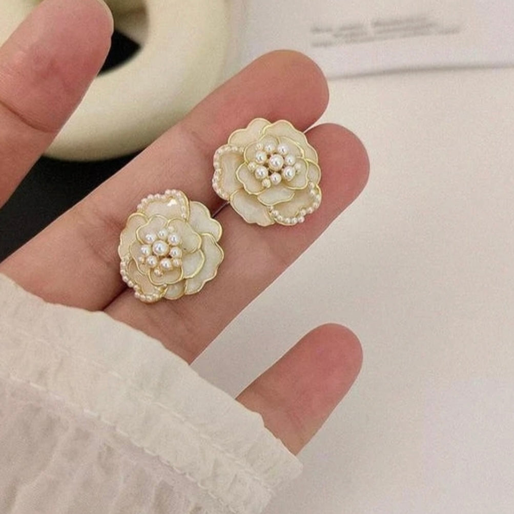 White Flower Studs Earrings