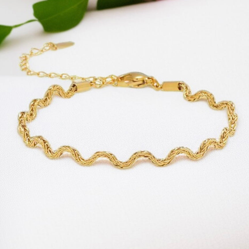 Zigzag Gold Chain Bracelet