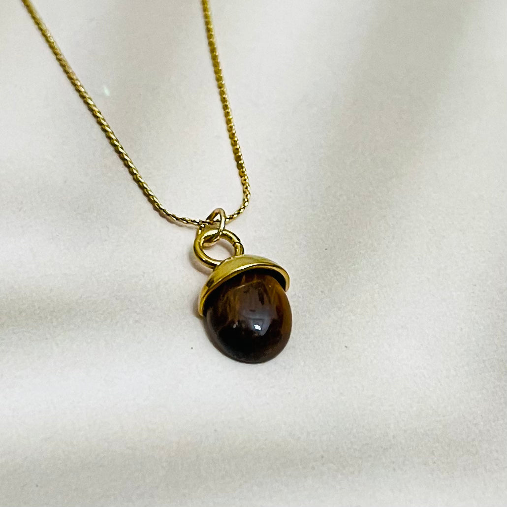 Brown Oval Pendant Necklace