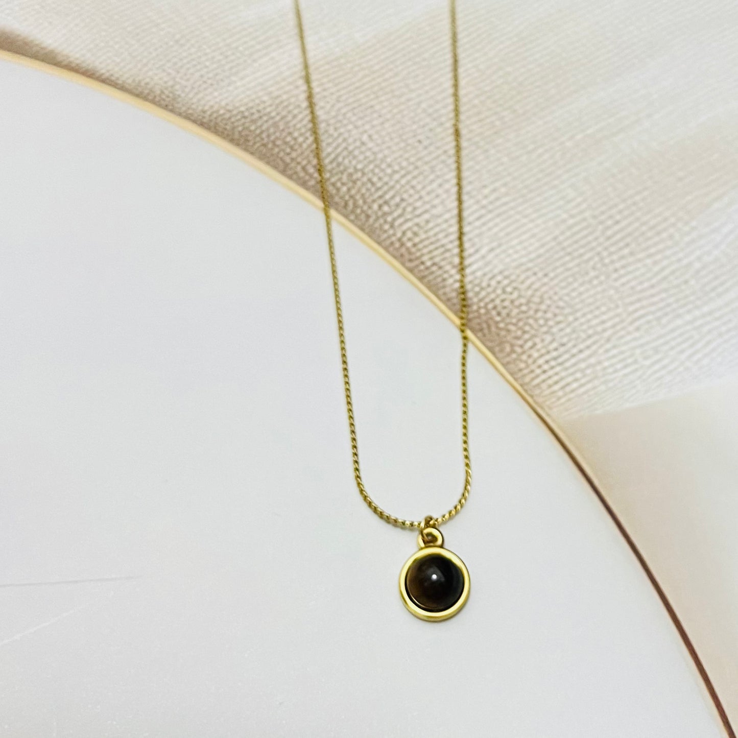 Brown Circle Pendant Necklace