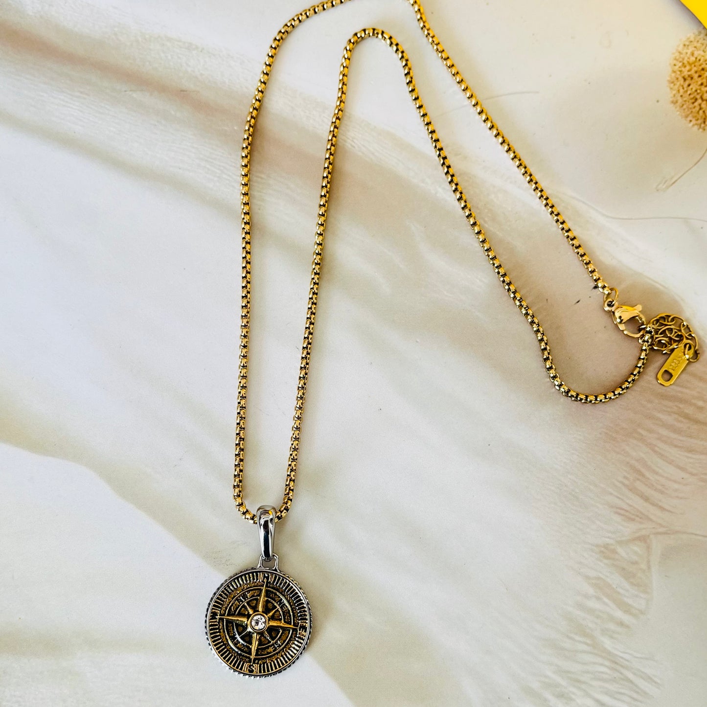 Dual Tone Men's Pendant Chain