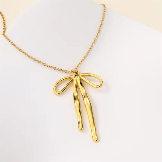 Luxe Gold Bow Chain Necklace