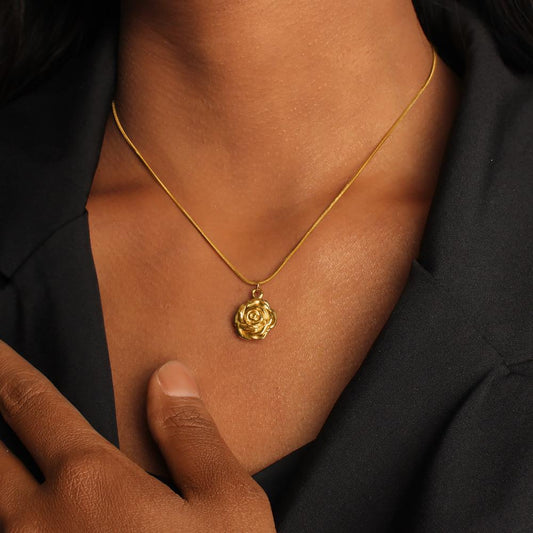 Luxe 18k Gold Rose Necklace