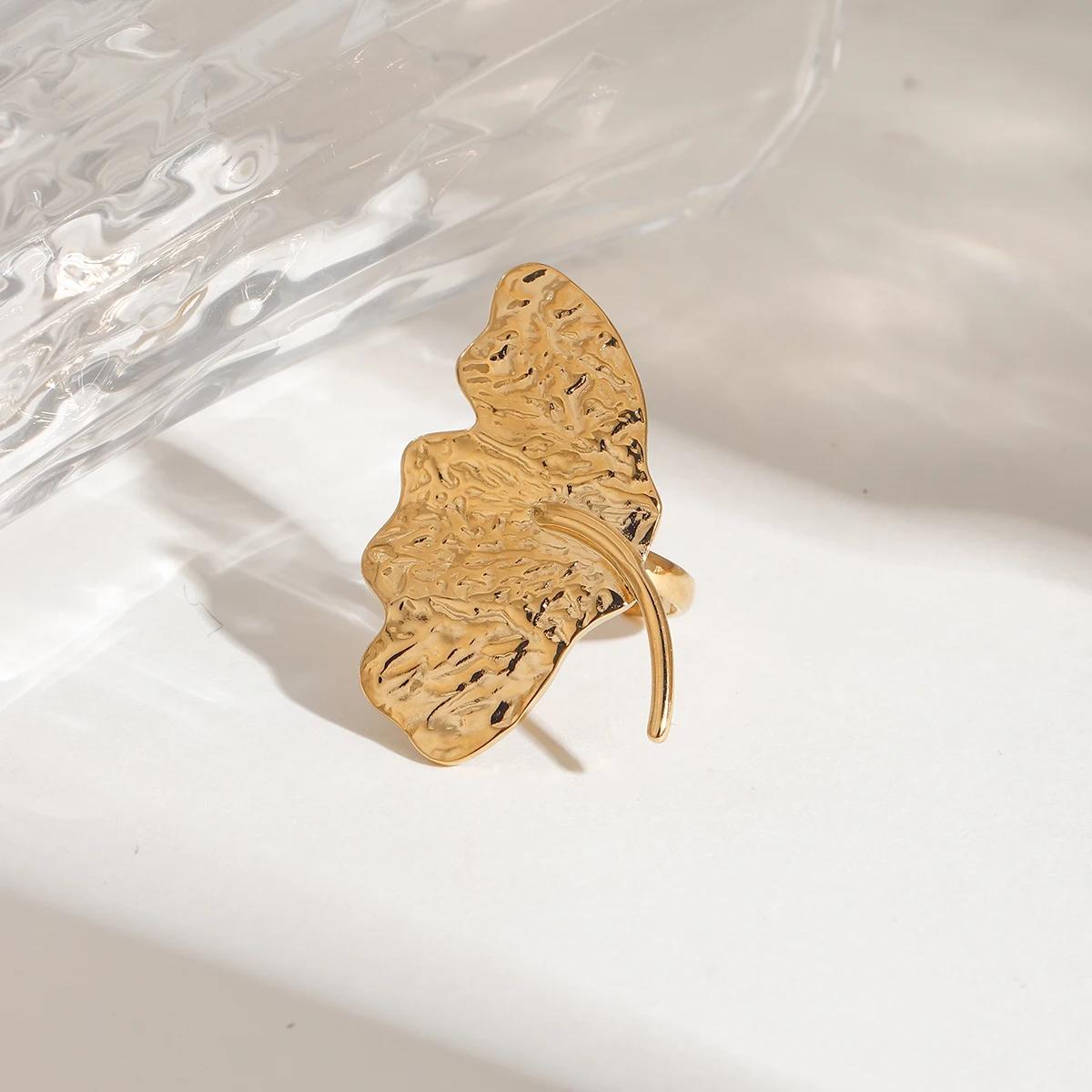18k Gold Flower Finger Ring