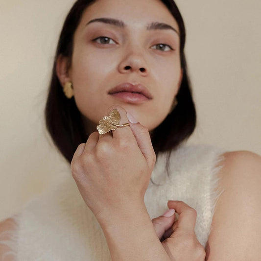 18k Gold Flower Finger Ring