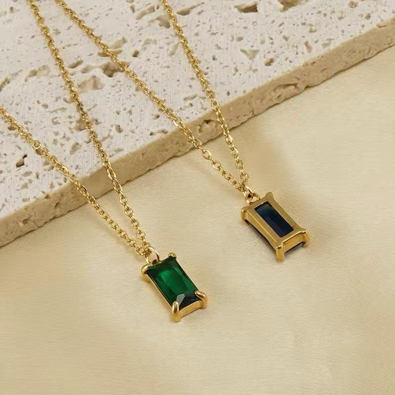 Green Stone Pendant Necklace