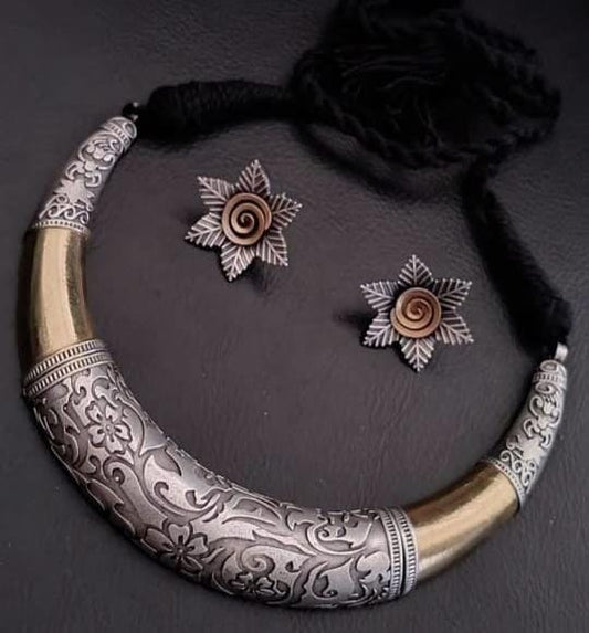 Dual Tone Hasli Necklace Set