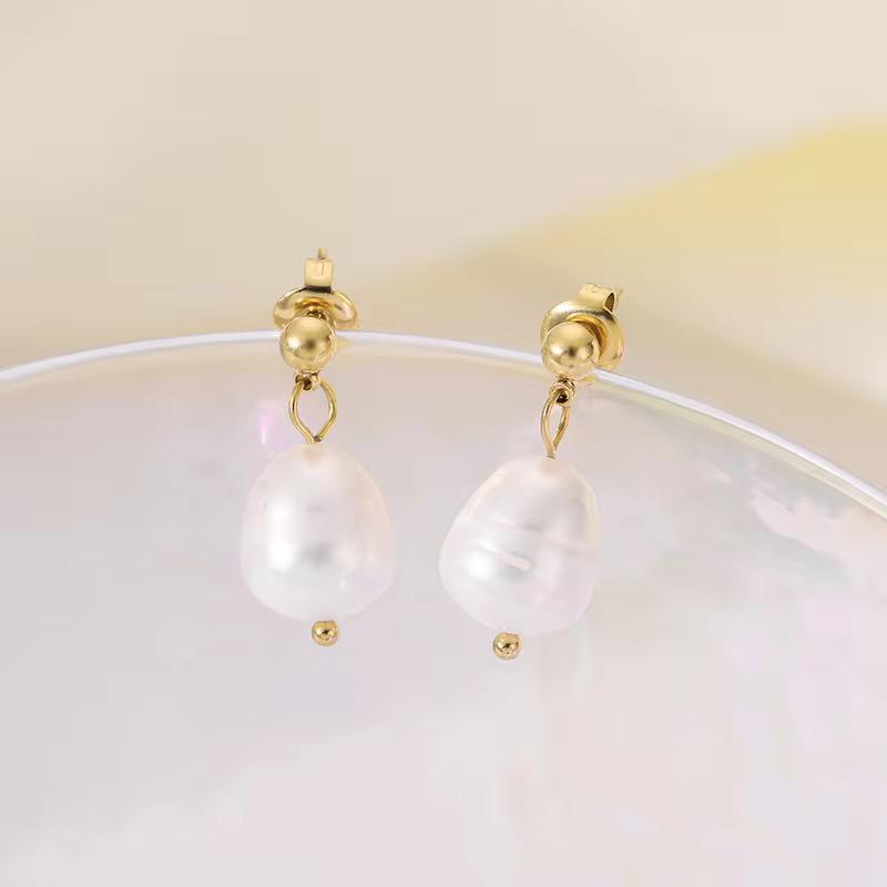 Fresh Water Pearl Drop Earring