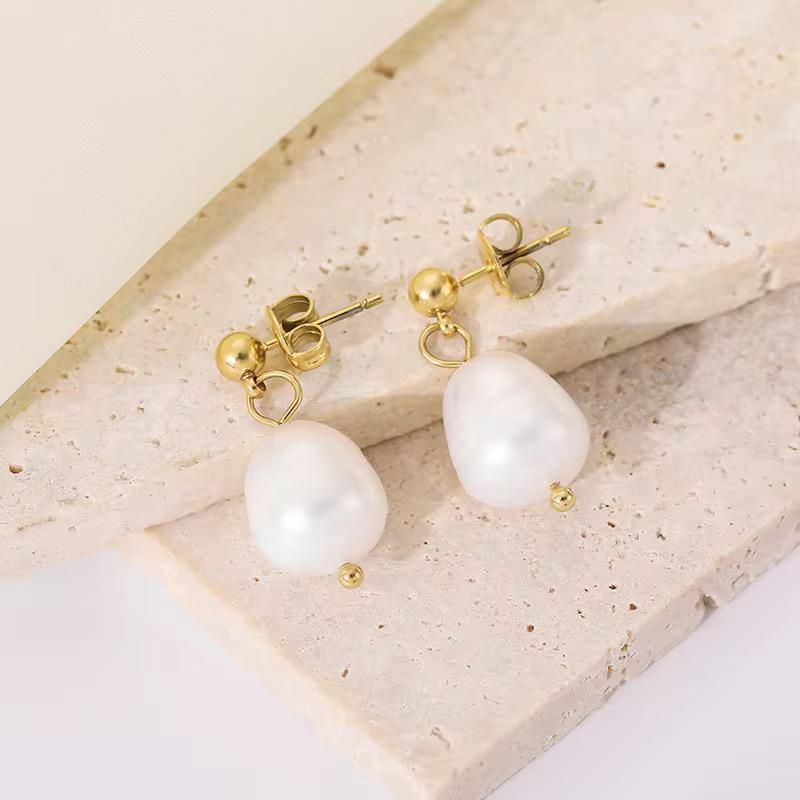 Fresh Water Pearl Drop Earring