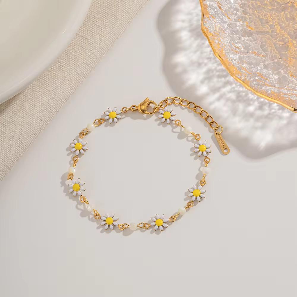White Flower Chain Bracelet