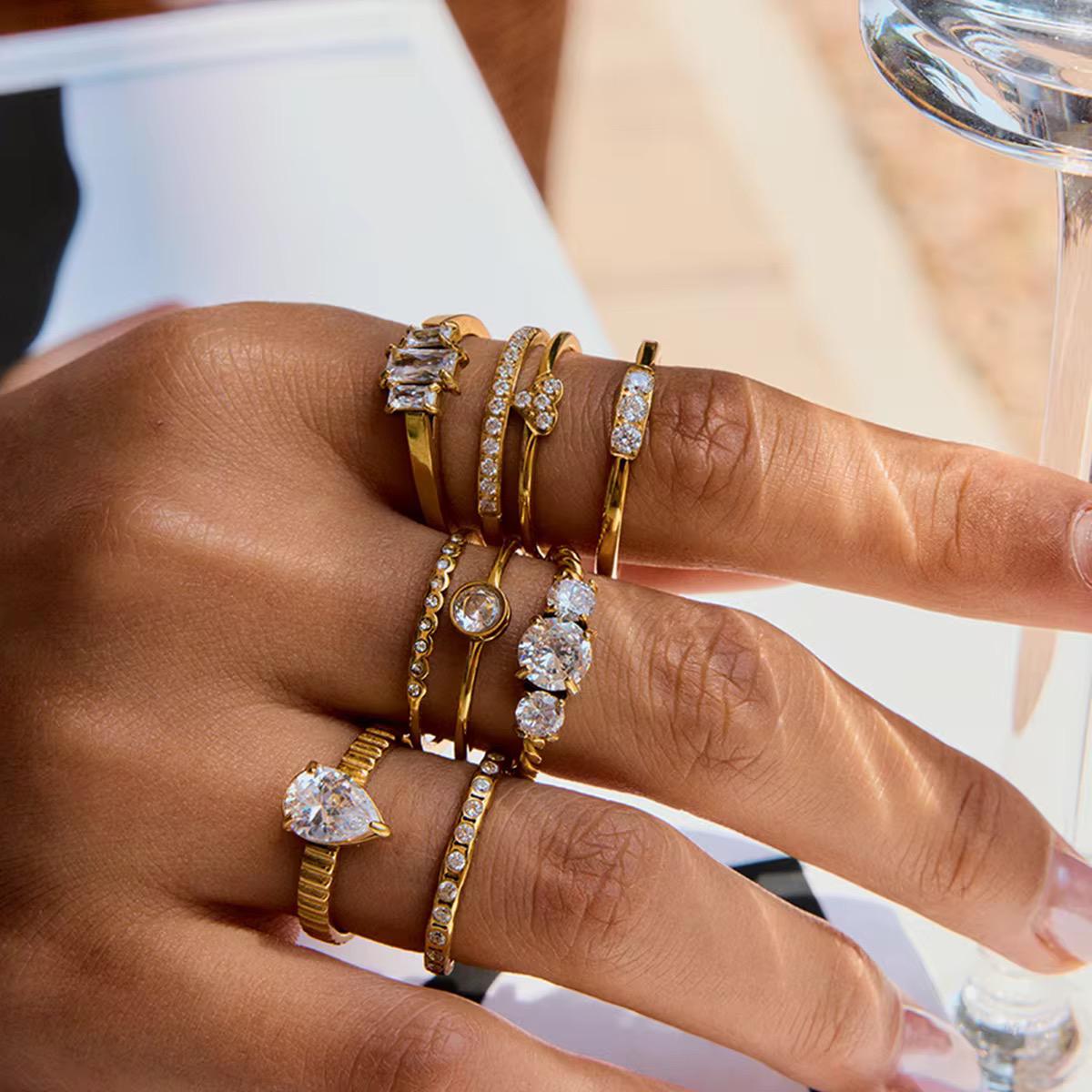 Solitaire Gold Finger Ring