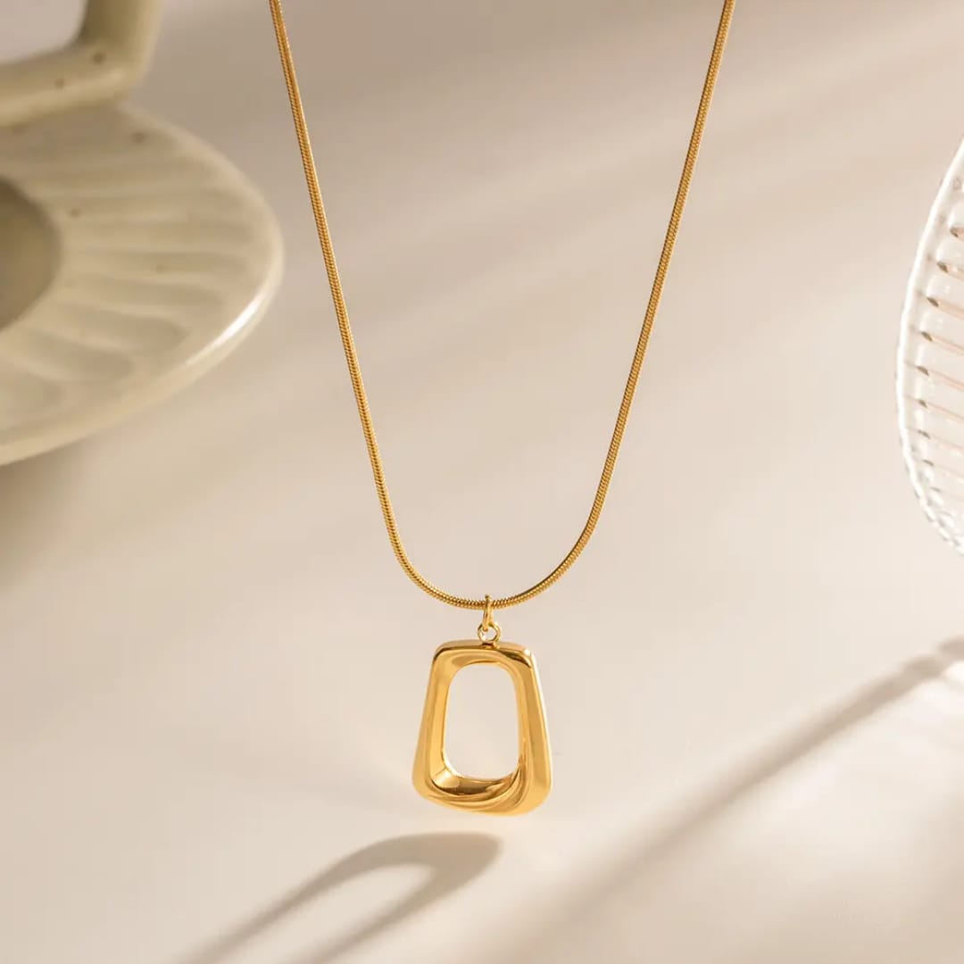 Gold Pendant Necklace