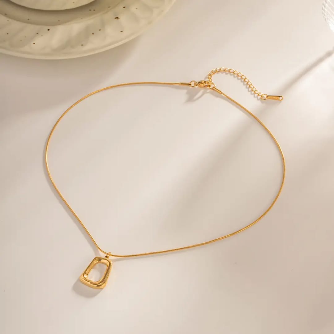 Gold Pendant Necklace