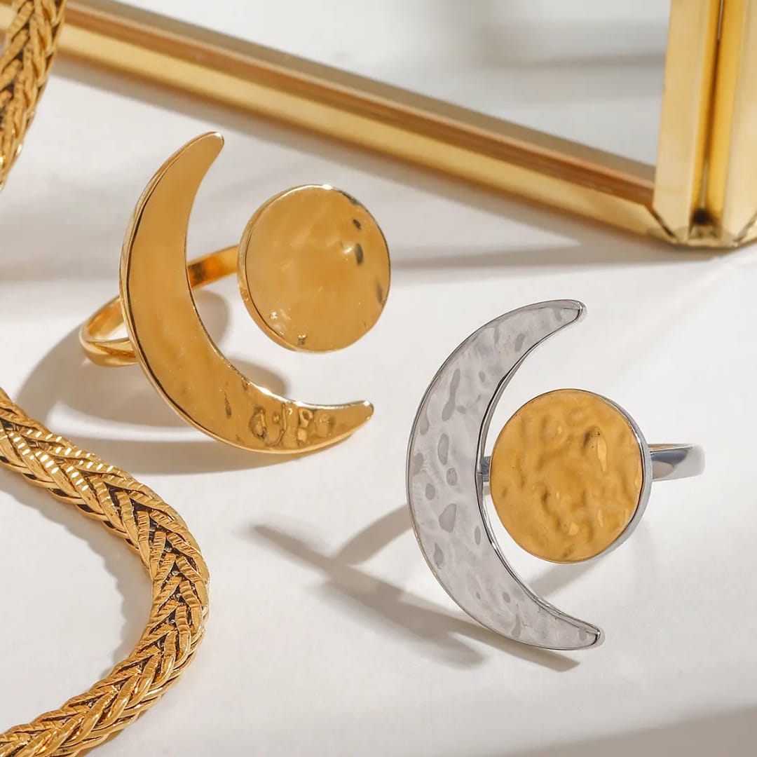 Gold Moon Finger Ring