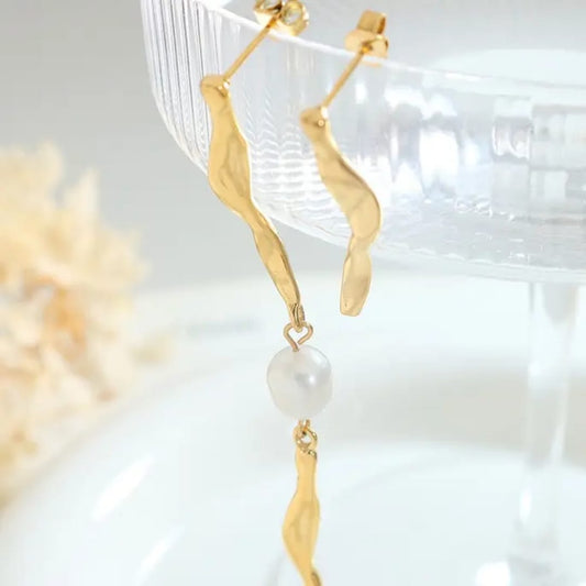 Mismatch Gold Pearl Earrings