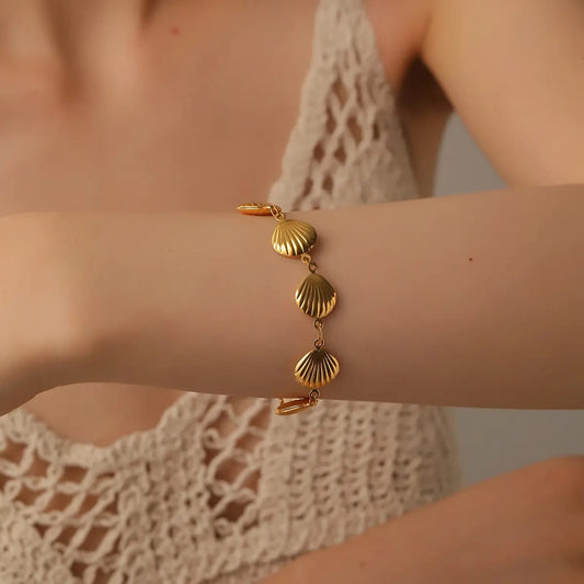 Gold Shell Chain Bracelet