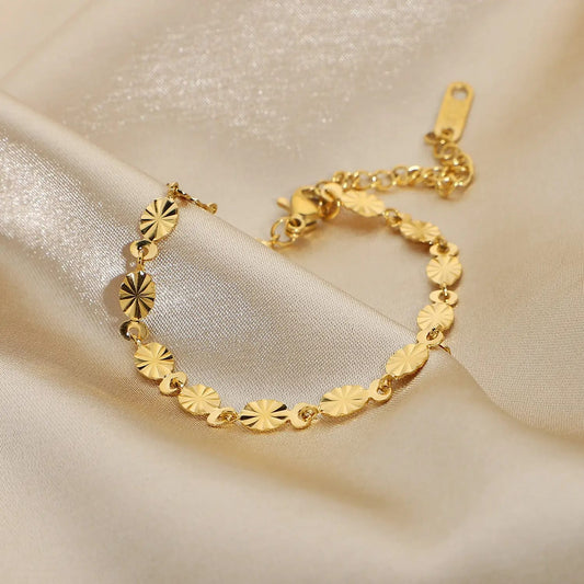 Sleek Gold Chain Bracelet