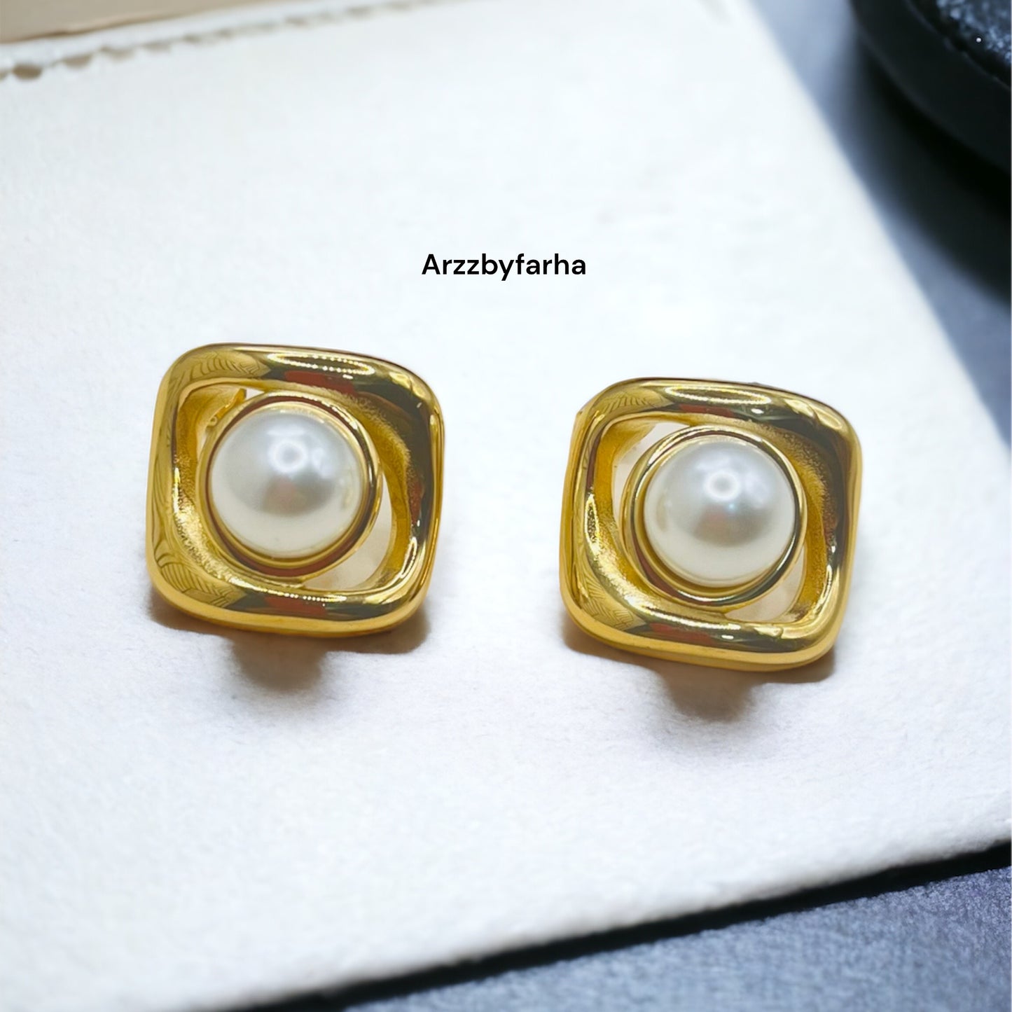Luxe Gold Pearl Studs Earrings