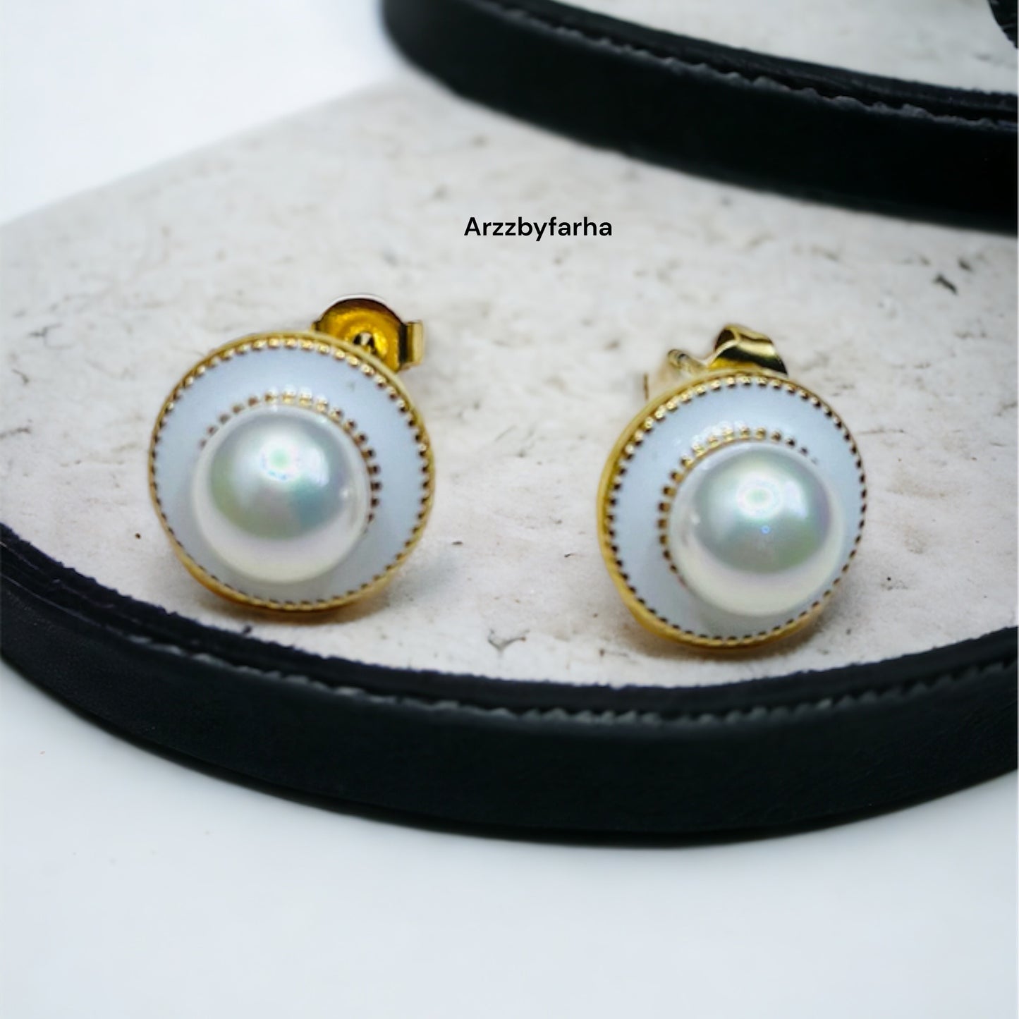 Luxe Pearl Studs Earrings