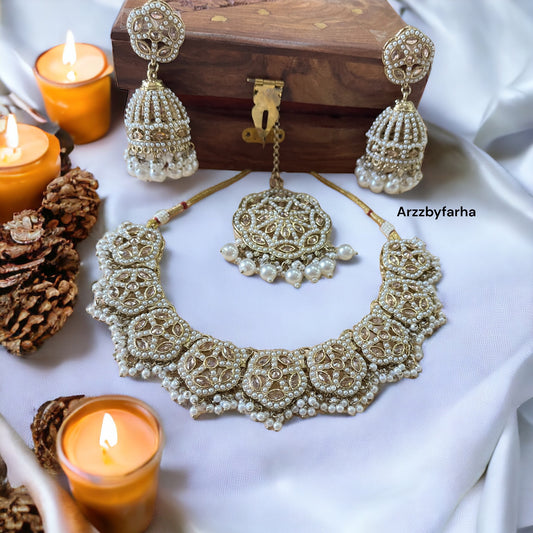 Naayaab Choker Necklace Set