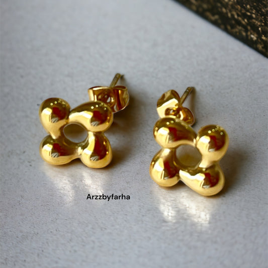 18k Gold Clover Studs Earring