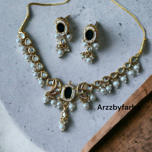 Green Sleek Kundan Beaded Choker Set