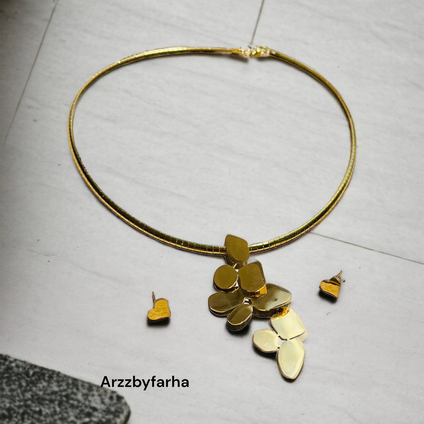 Omega Gold Pendant Necklace Set