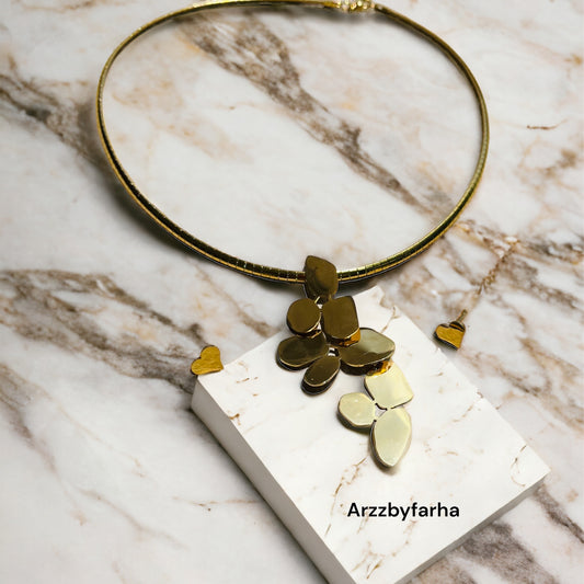 Omega Gold Pendant Necklace Set