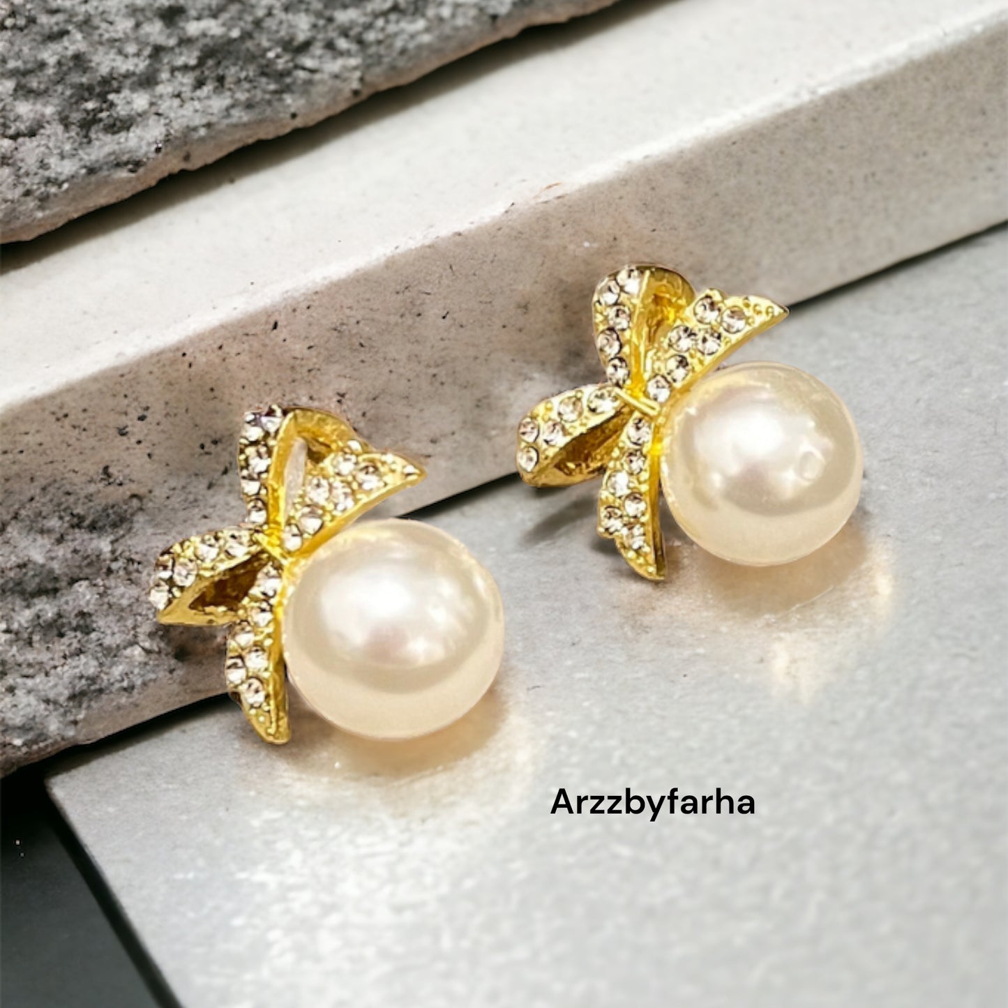 Bow Pearl Earrings