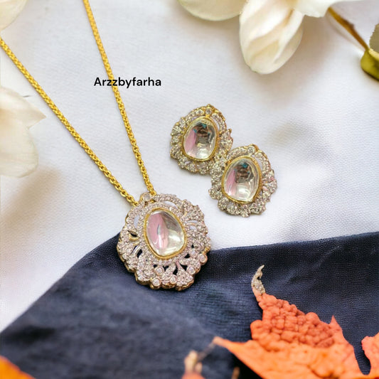 Kundan Pendant Necklace Set