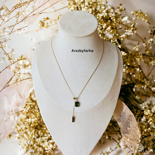 Green Stone Pendant Chain