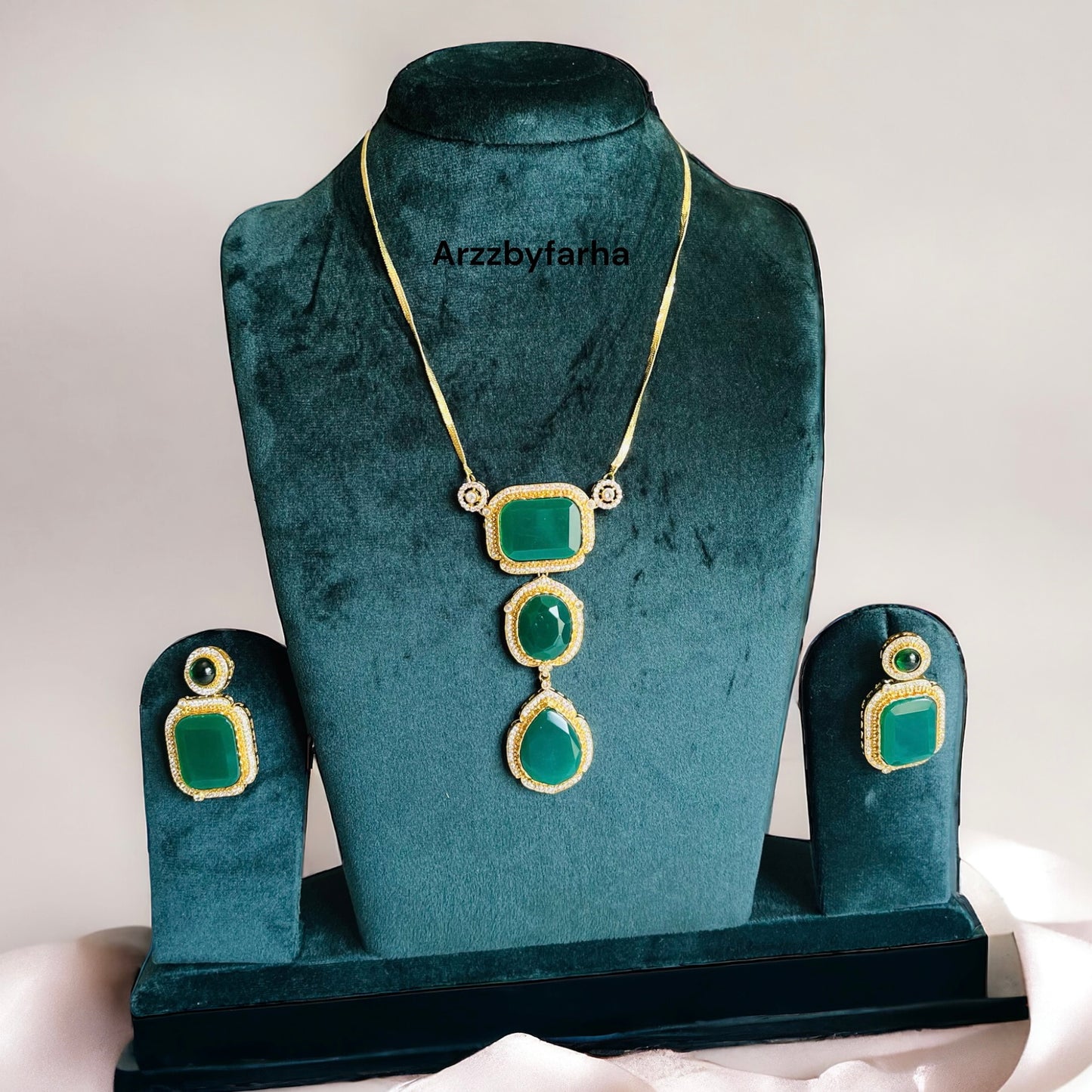 Emerald Green Pendant Set