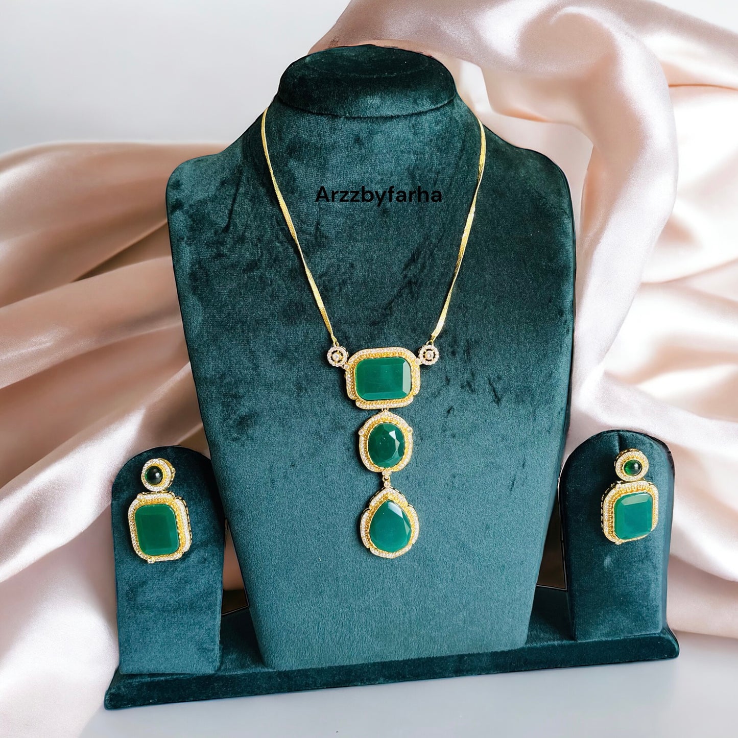 Emerald Green Pendant Set